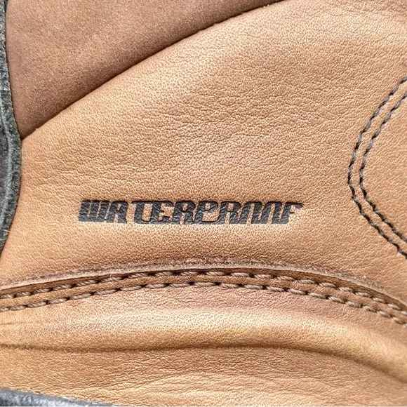 Salomon Duck Boots