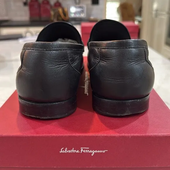 Salvatore Ferragamo Black Leather Loafers - EE Wide (J4)