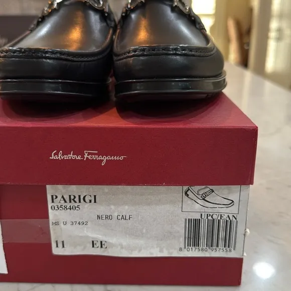 Salvatore Ferragamo Black Leather Loafers - EE Wide (J4)