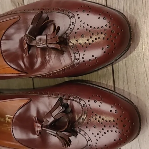 SALVATORE FERRAGAMO Dark Brown Leather Sz 9.5 B Mens Tassel‎ Loafers Dress Shoes