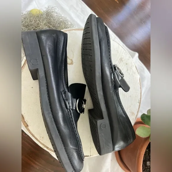 Salvatore Ferragamo TELVE  7.5 2E black leather logo gancini