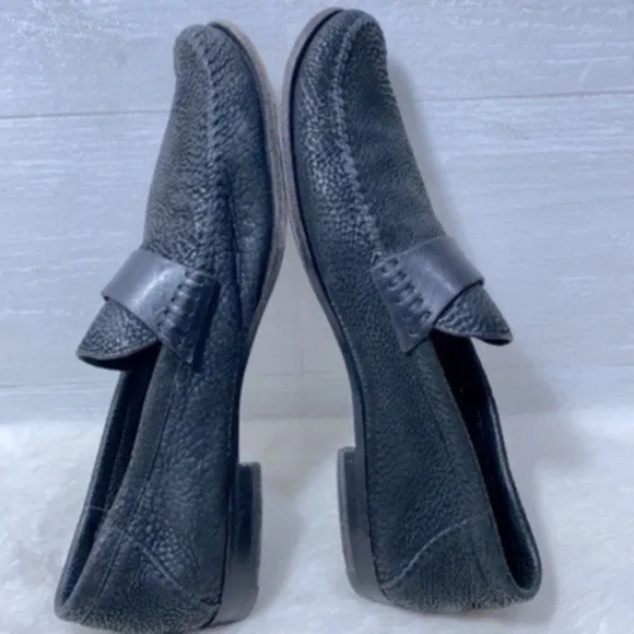 Santoni genuine leather men loafers Size 8.5D color Black