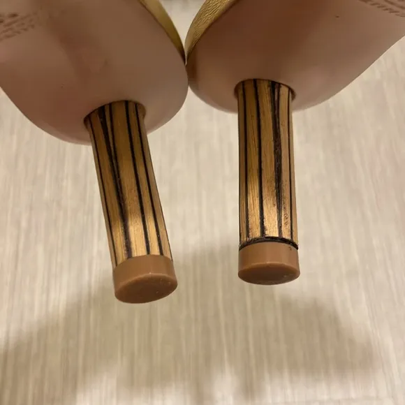 Schutz Mindy genuine leather Pin Heeled Sandals in Gold color Size 8