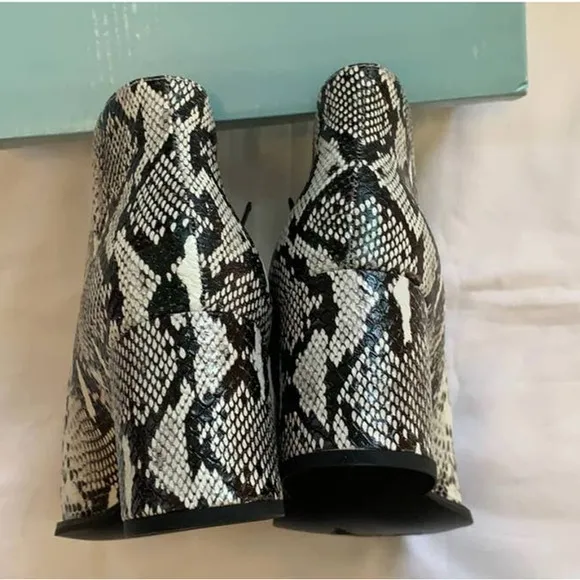 Seychelles Chaparral Black White Python Leather Exotic Snake Bootie Boots Sz 7.5