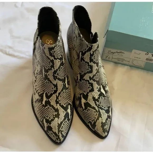 Seychelles Chaparral Black White Python Leather Exotic Snake Bootie Boots Sz 7.5