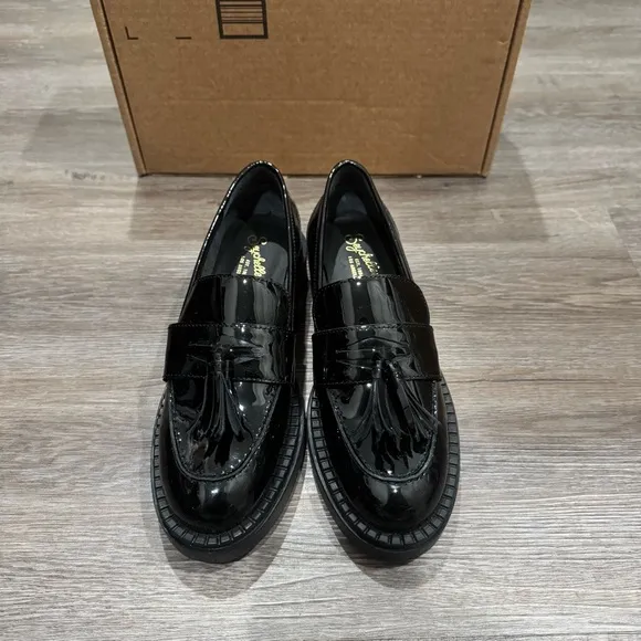 Seychelles Final Call Tassel Patent Black Leather Loafers