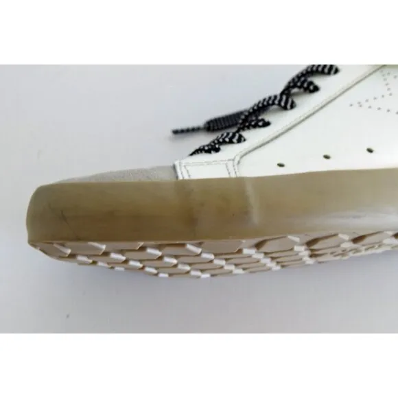 ShuShop Mia Kids Sneaker in Metallic White with Dark laces Size 4 Kids NEW/ NWT