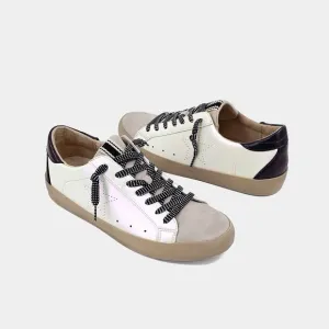 ShuShop Mia Kids Sneaker in Metallic White with Dark laces Size 4 Kids NEW/ NWT