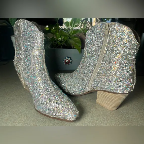 Sincerely Jules Rhinestone Ankle Short Heeled Cowboy Boots 8.5 Iridescent Silver