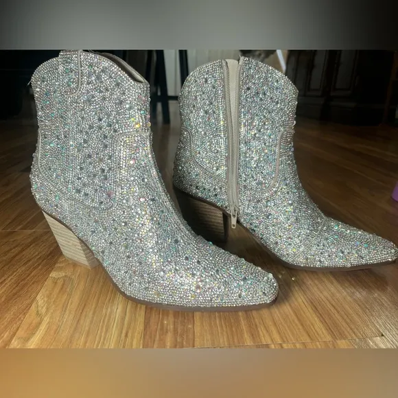 Sincerely Jules Rhinestone Ankle Short Heeled Cowboy Boots 8.5 Iridescent Silver