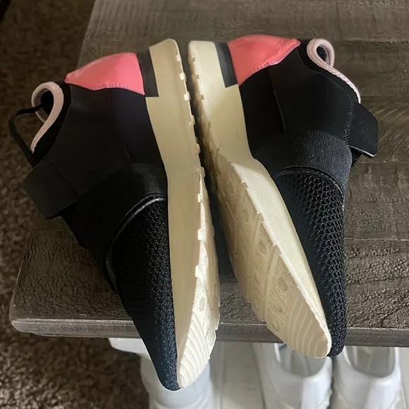 Size 39 woman’s Balenciaga sneakers/Authentic
