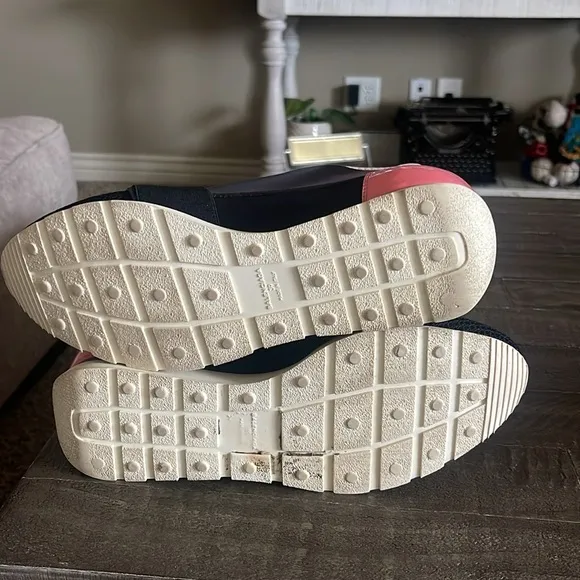 Size 39 woman’s Balenciaga sneakers/Authentic