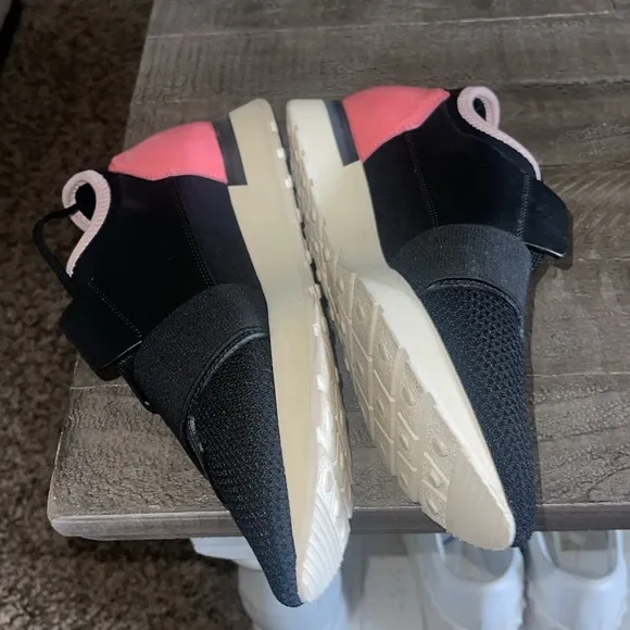 Size 39 woman’s Balenciaga sneakers/Authentic