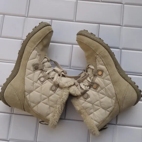 SIZE 6. COLUMBIA omni-grip crystal shorty winter snow boots.