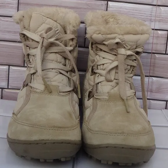 SIZE 6. COLUMBIA omni-grip crystal shorty winter snow boots.