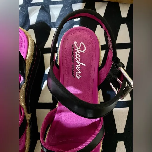 Skechers Women’s Memory Foam Black&amp;Pink Ankle strap platform Sandals Sz.9 NWOT