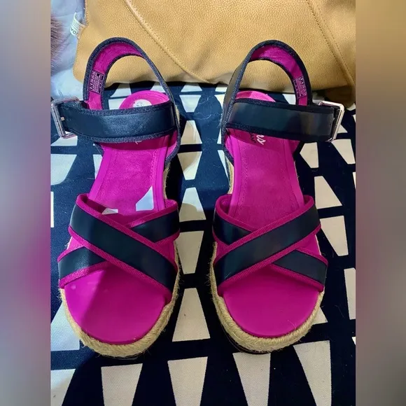 Skechers Women’s Memory Foam Black&amp;Pink Ankle strap platform Sandals Sz.9 NWOT