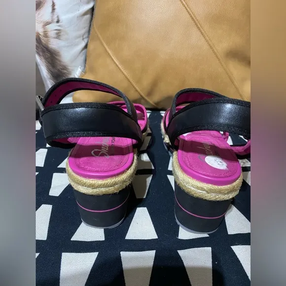 Skechers Women’s Memory Foam Black&amp;Pink Ankle strap platform Sandals Sz.9 NWOT