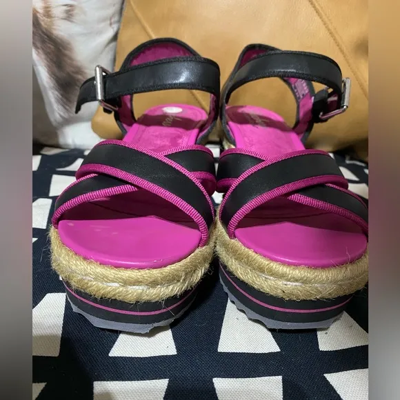 Skechers Women’s Memory Foam Black&amp;Pink Ankle strap platform Sandals Sz.9 NWOT