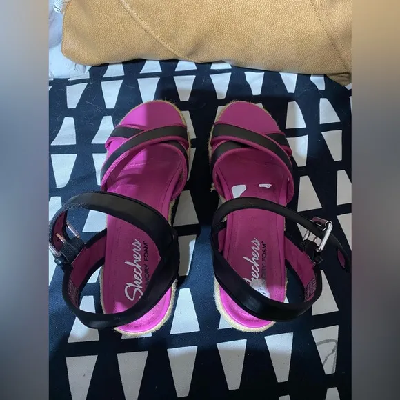 Skechers Women’s Memory Foam Black&amp;Pink Ankle strap platform Sandals Sz.9 NWOT