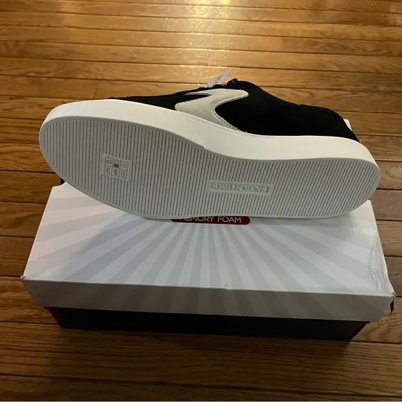 Sketchers Court &amp; Classics Eden XL Low Top Sneakers Black &amp; White Men’s Size 10