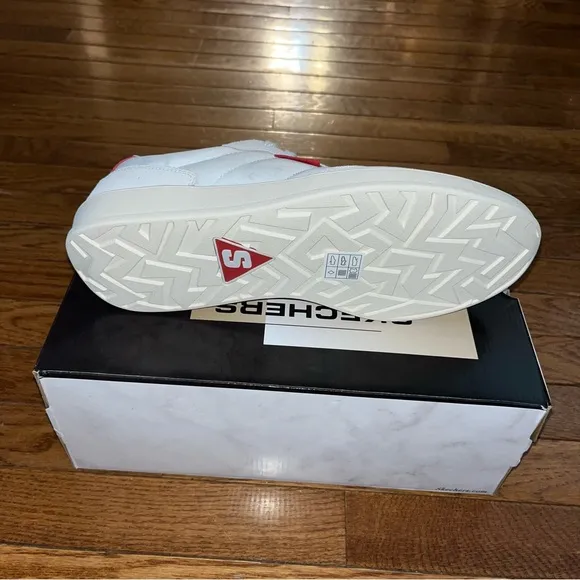Sketchers Street Wear New Wave Low Top Leather Sneaker White &amp; Red Men’s Size 11