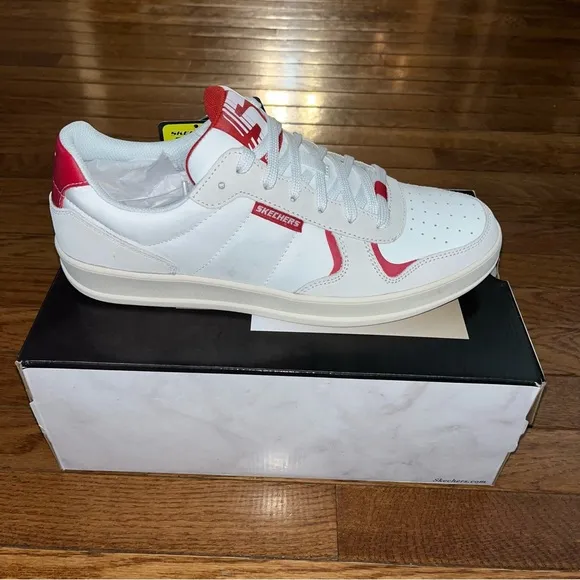 Sketchers Street Wear New Wave Low Top Leather Sneaker White &amp; Red Men’s Size 11