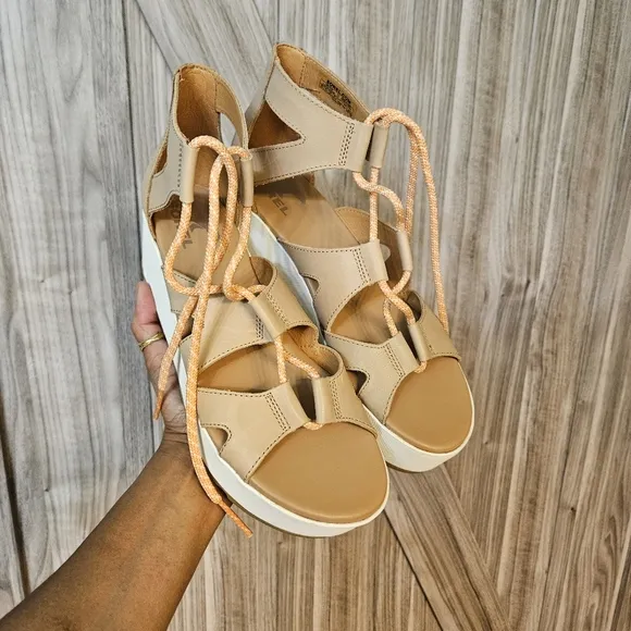 SOREL Cameron Flatform Lace Wedge Sandals