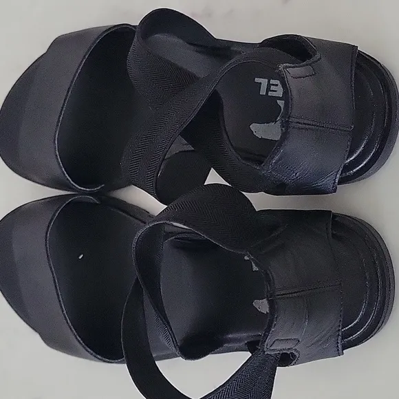 Sorel Ella II Sandals Black Size 7