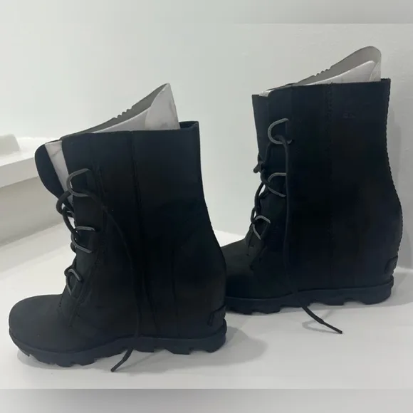 SOREL JOAN OF ARCTIC WEDGE II Black Boots, Size 8.5