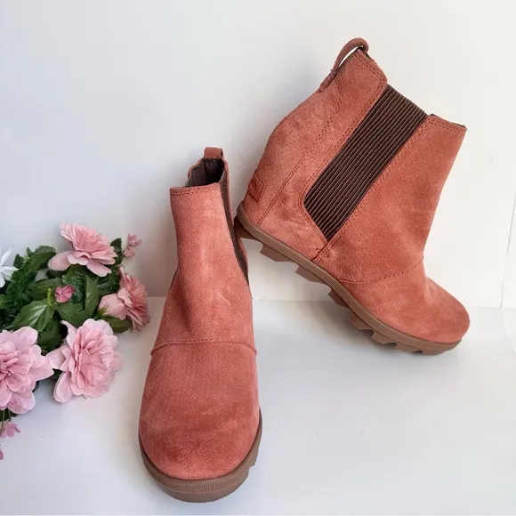 SOREL Joan Of Arctic Wedge II Chelsea Teak Brown Suede Leather Booties