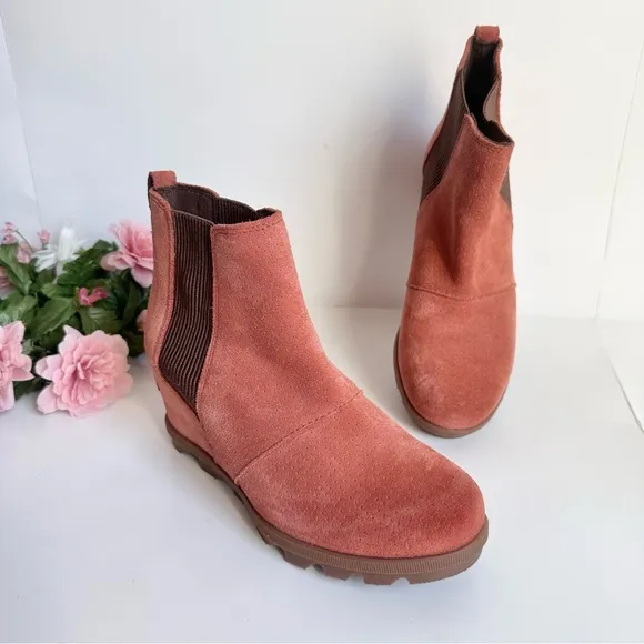 SOREL Joan Of Arctic Wedge II Chelsea Teak Brown Suede Leather Booties