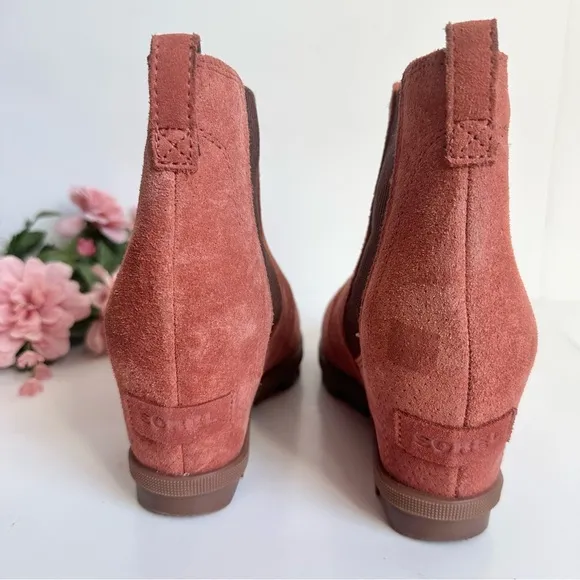 SOREL Joan Of Arctic Wedge II Chelsea Teak Brown Suede Leather Booties