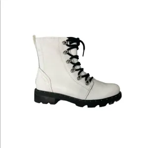 Sorel | Lennox lace white boots