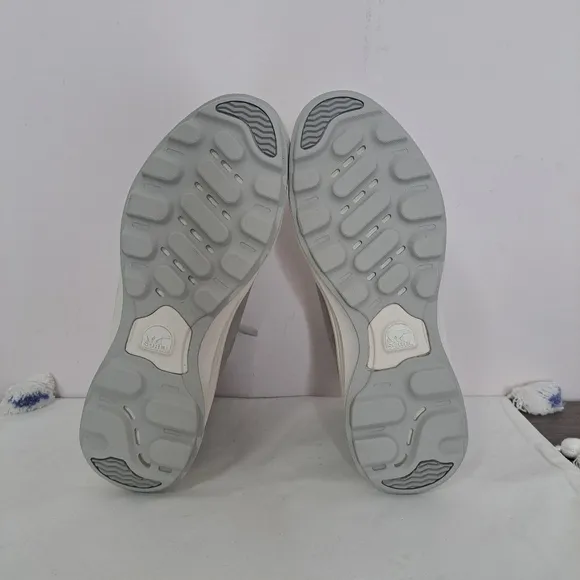 Sorel ona 503 knit mid sneaker grey 9.5 NWT