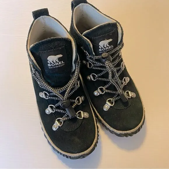 Sorel Out N About Conqest Boots Lace Up Waterproof Suede unisex youth 2