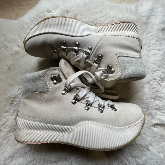 Sorel Out N About III Conquest Winter Ankle Boots - Chalk, Sea Salt