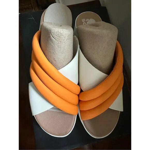 Sorel Women's Cameron Flatform Puff Mule sandals 10.5 orange Koi, Sea Salt