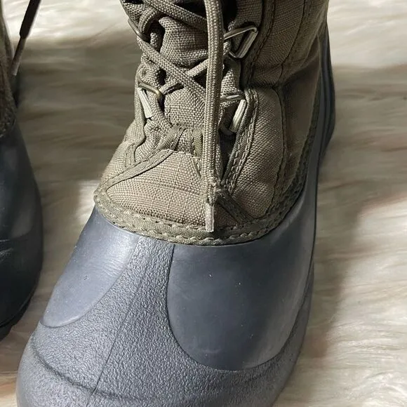 Sorel Women's Cumberland Snow Boots in Green/Black