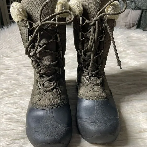 Sorel Women's Cumberland Snow Boots in Green/Black