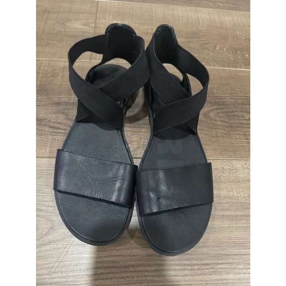 Sorel Women’s ELLA™ II Flat Leather Sandals Black, Size 9.5