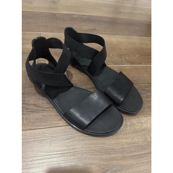 Sorel Women’s ELLA™ II Flat Leather Sandals Black, Size 9.5