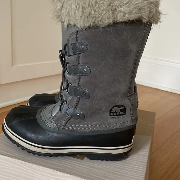 Sorel Youth Joan of Arctic boots