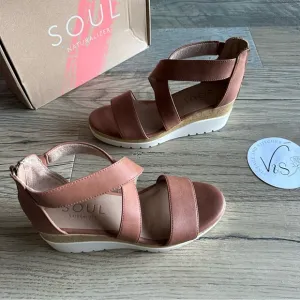 SOUL Naturalizer Crisscross Strappy Wedge Sandal Toffee Brown Smooth 7M