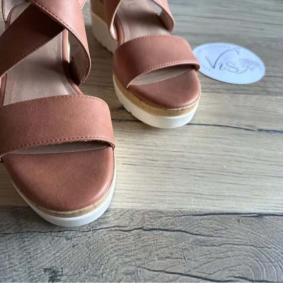 SOUL Naturalizer Crisscross Strappy Wedge Sandal Toffee Brown Smooth 7M