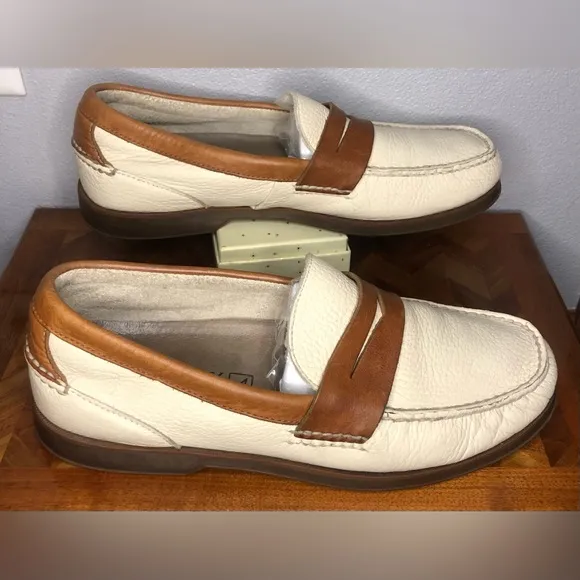 Sperry cream/brown leather loafers