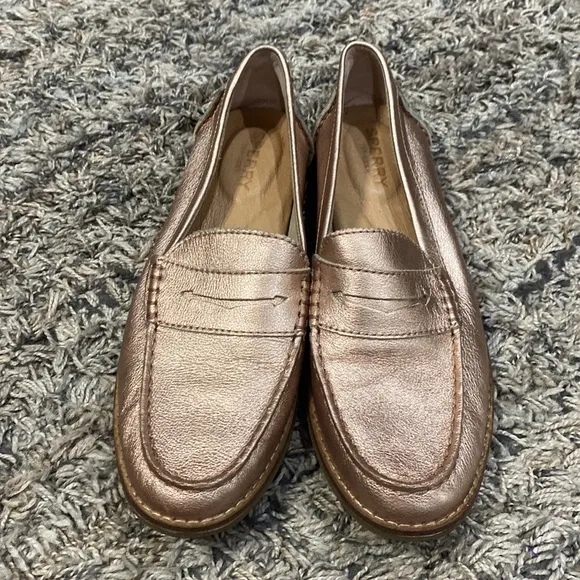 Sperry metallic all leather Rosegold loafers size 7 women’s