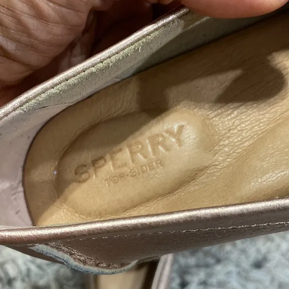 Sperry metallic all leather Rosegold loafers size 7 women’s