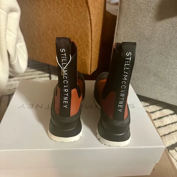 Stella McCartney | Trace Chelse Boots in Rust, size 37 (7.5-8 US - fits large)
