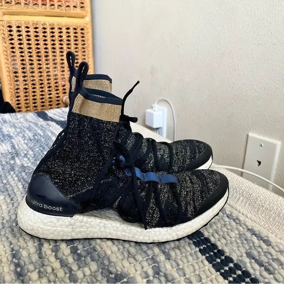 Stella McCartney Ultra Boost Black and White Sneakers women’s size 7